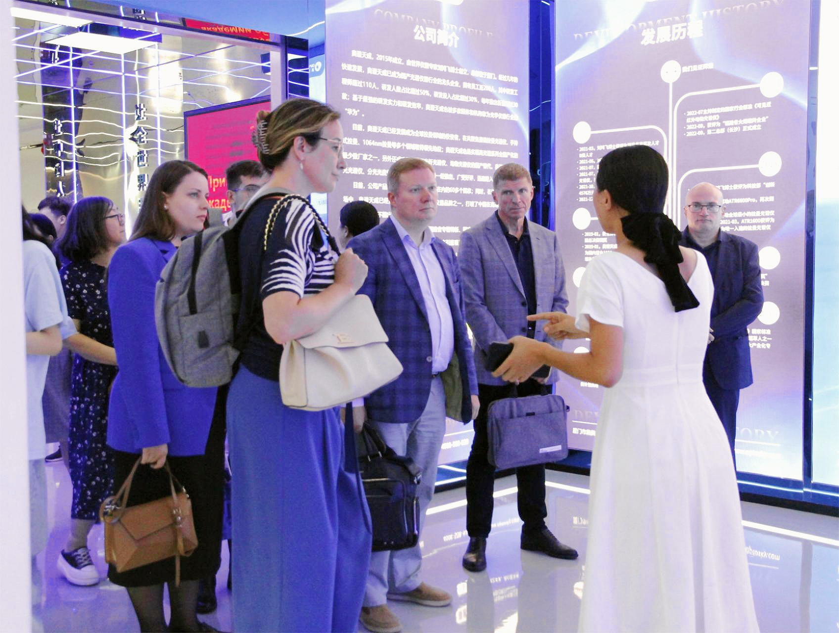 国际交流丨金砖国家代表团一行访问奥谱天成·集团总部(图4) lQDPJw1XAD67kMPNBQDNBqCwU4aCW6e6omMGk8Be3JS1AA_1696_1280.jpg